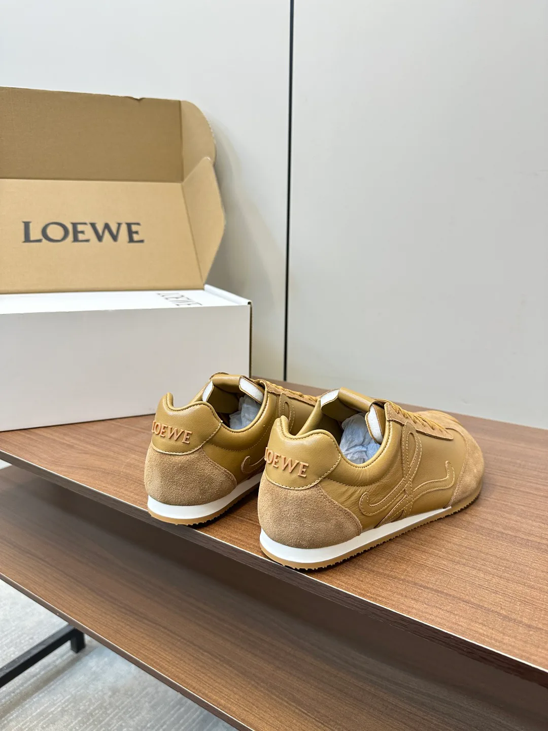 Кроссовки Женские Loewe 33130