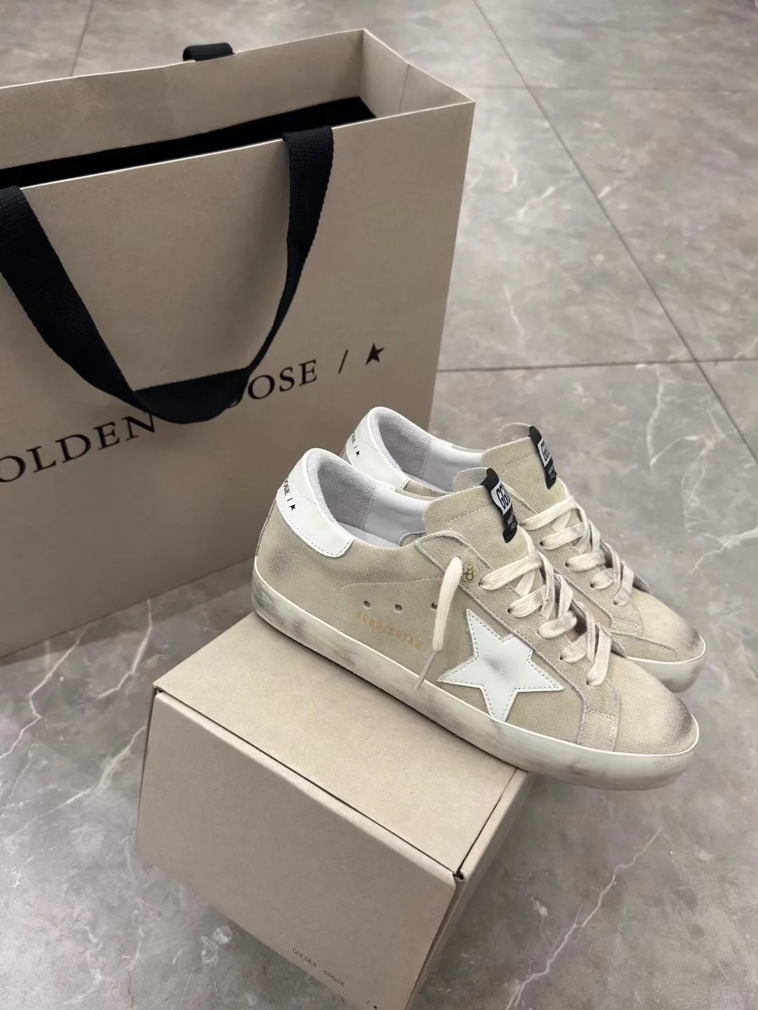 Кроссовки Женские Golden Goose 18265604