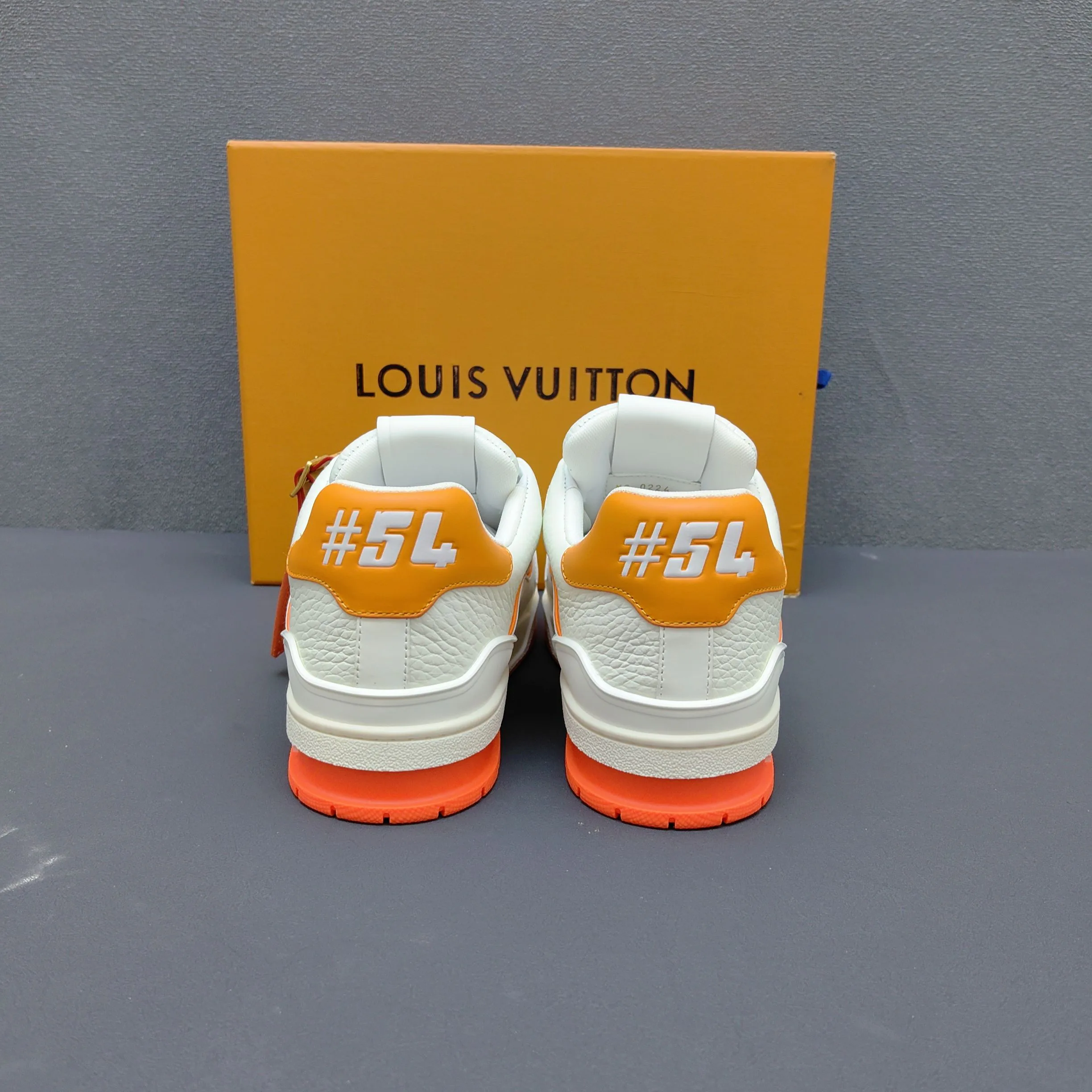 Кроссовки Женские Louis Vuitton 17725122