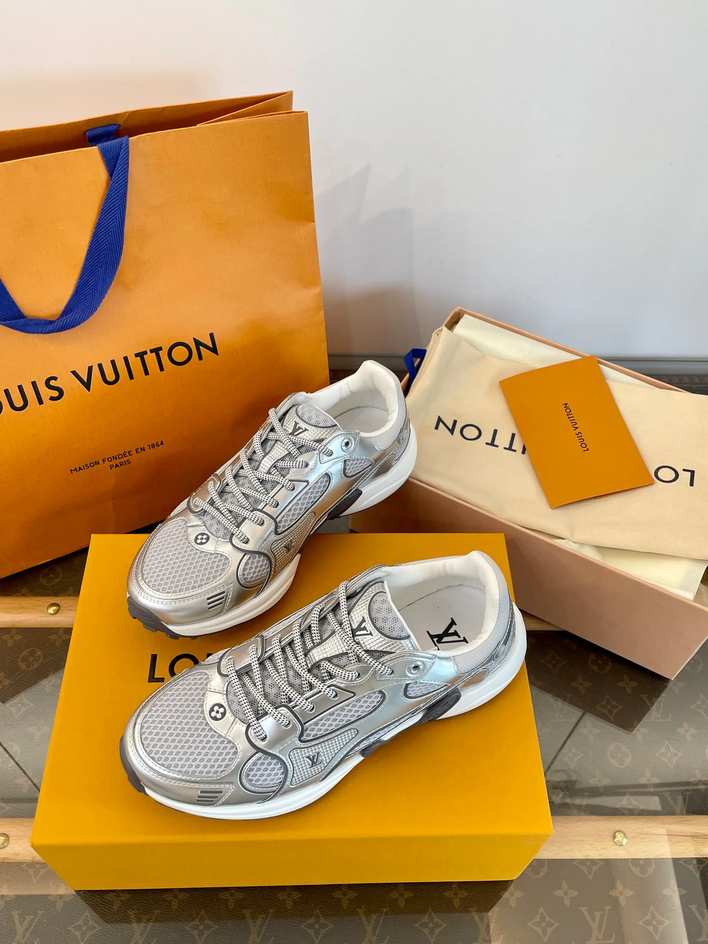 Кроссовки Женские Louis Vuitton 200568