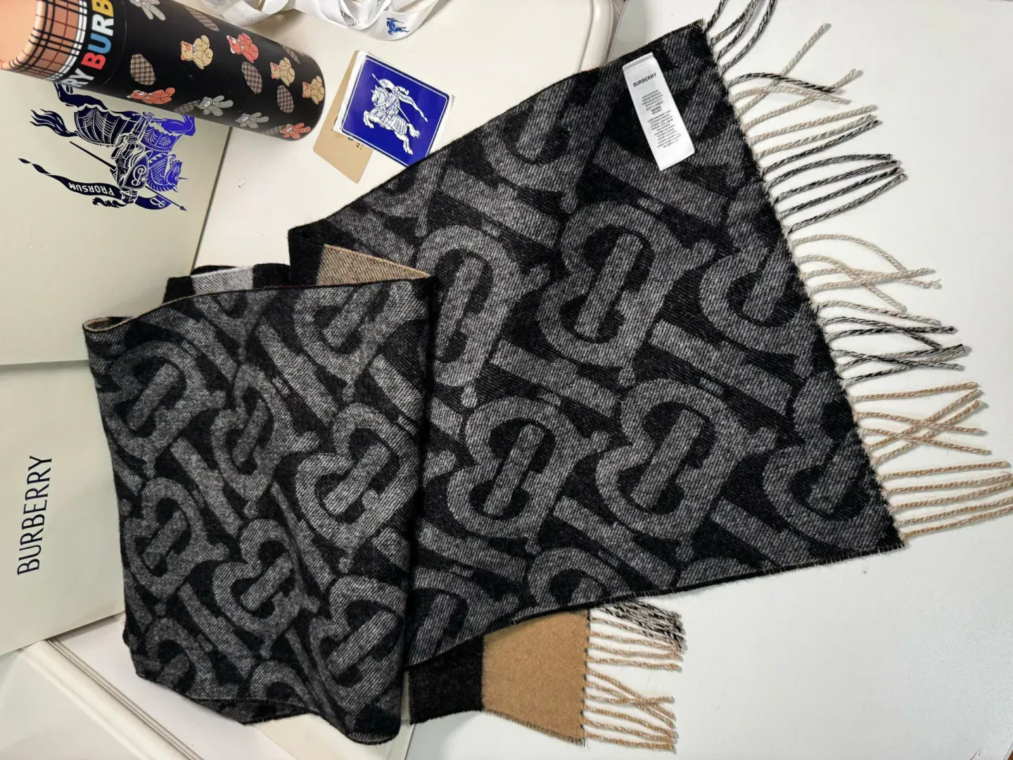 Шарфы Burberry 369656