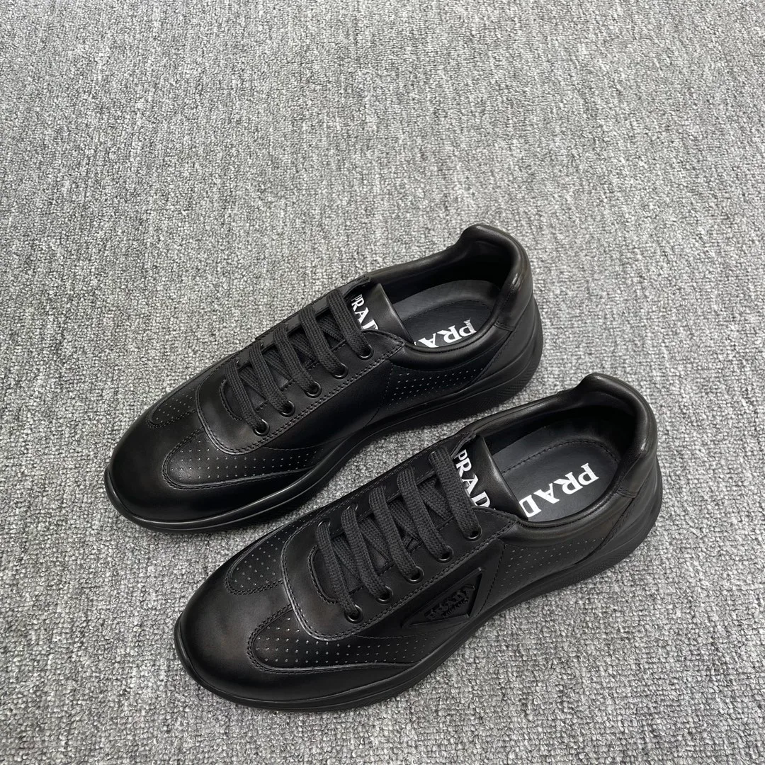Кроссовки Мужские Prada 18076359