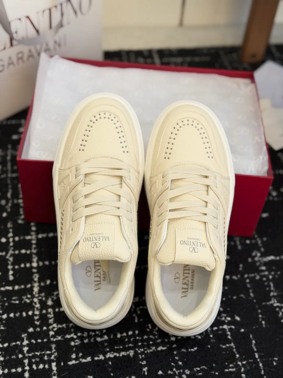 Кроссовки Женские Valentino 11540544