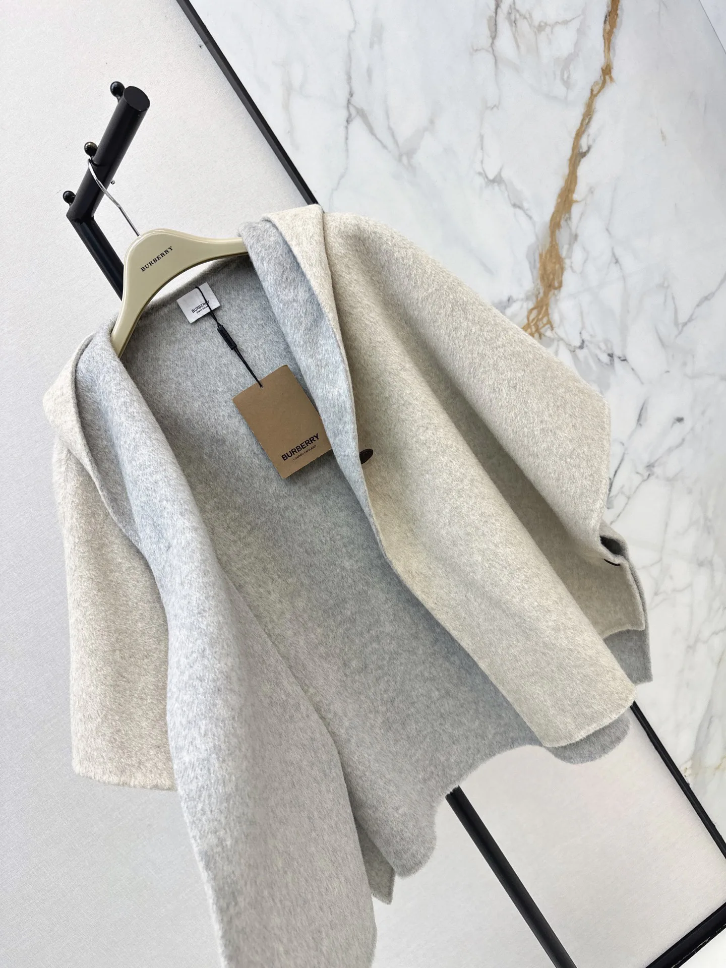 Пальто Женские Burberry 18407949
