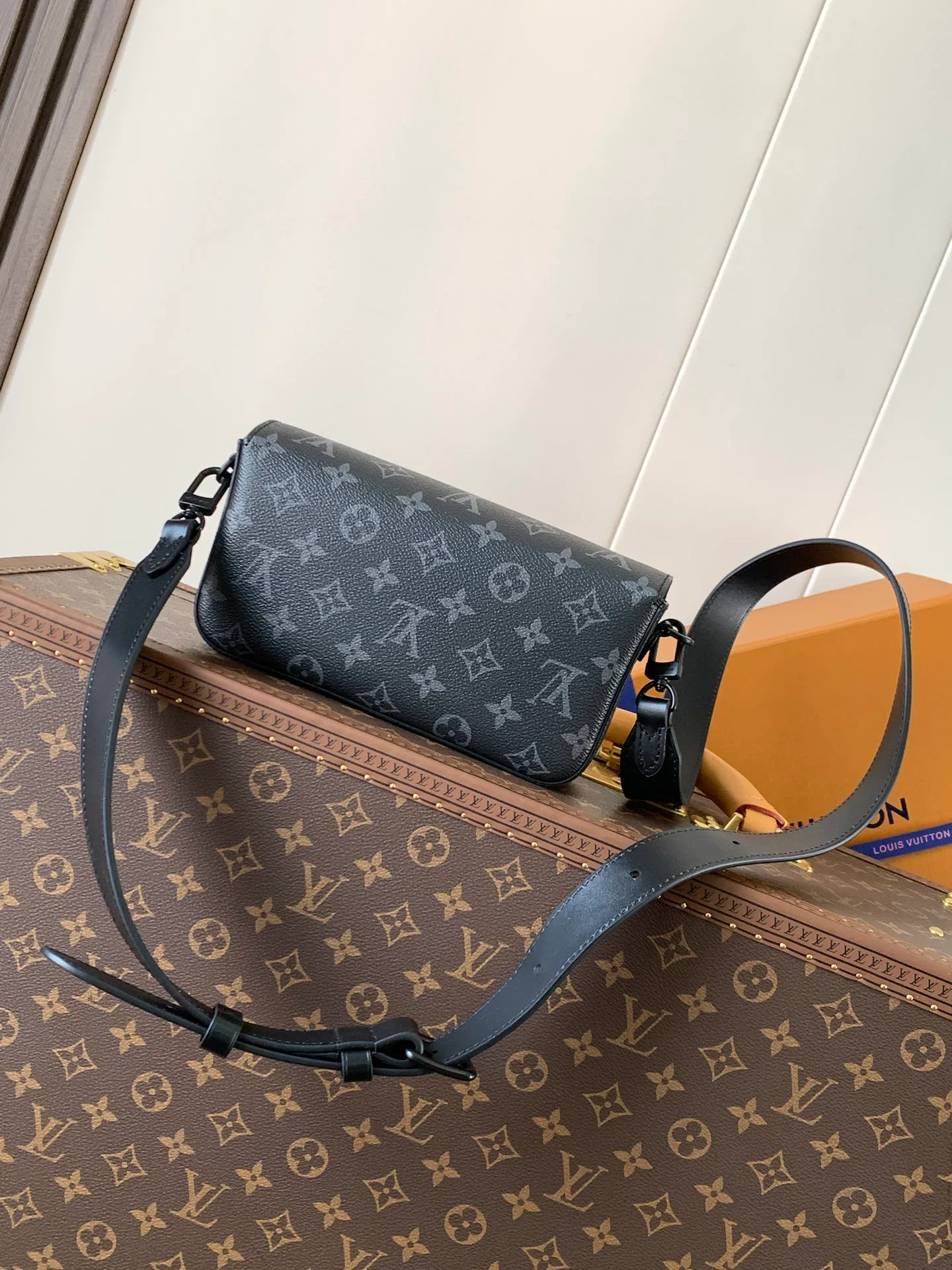 Сумки На Ремне Женские Louis Vuitton 546393