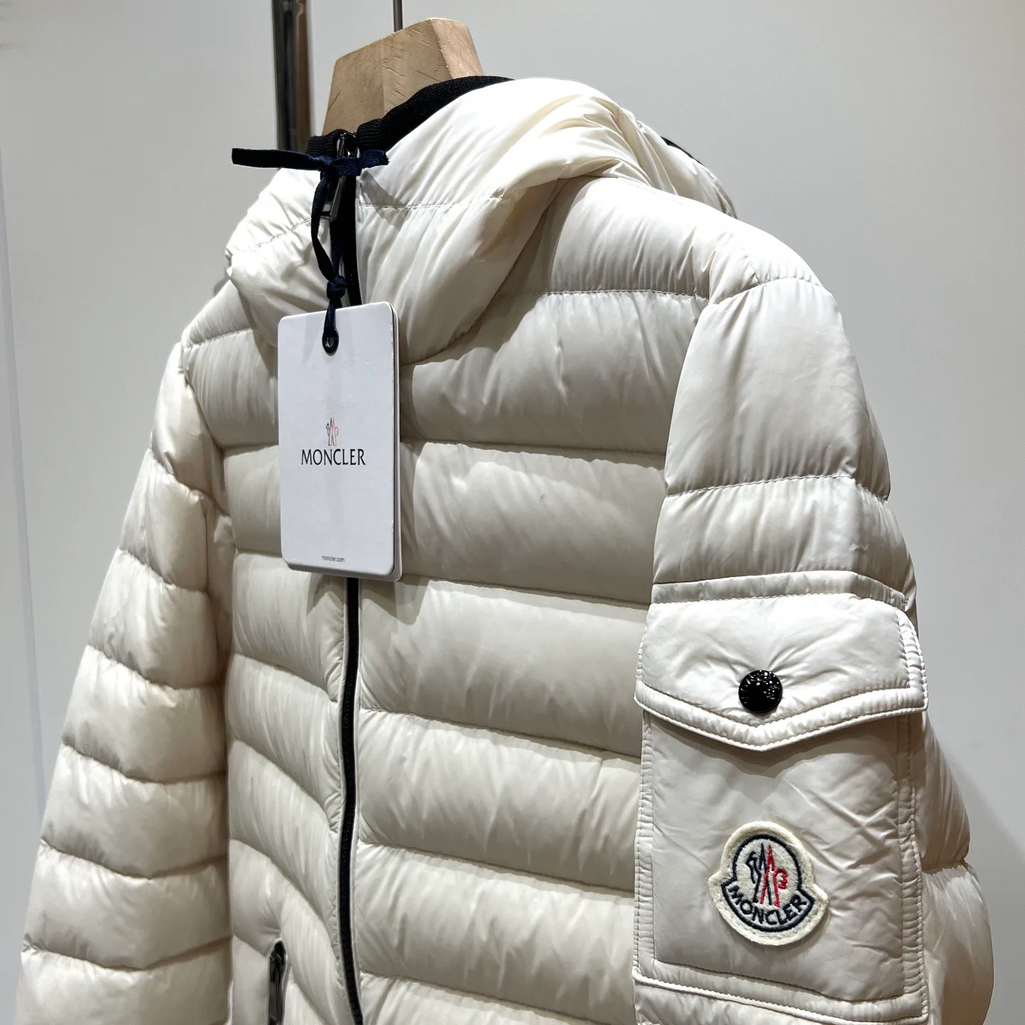 Куртки И Пуховики Женские Moncler 18336958