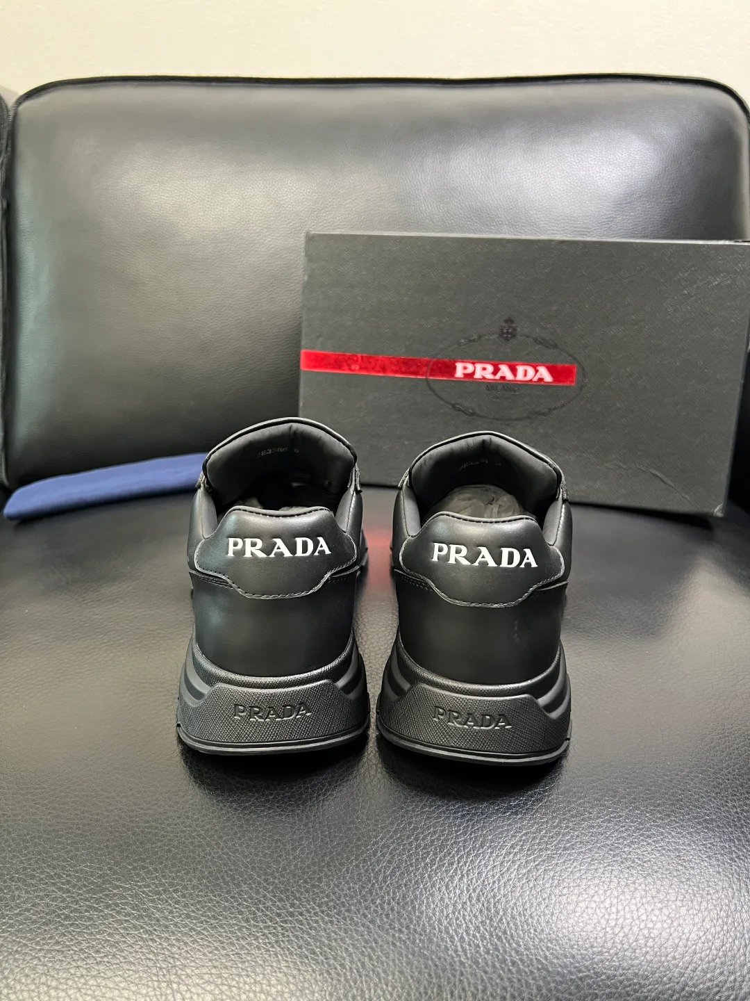 Кроссовки Женские Prada 471673