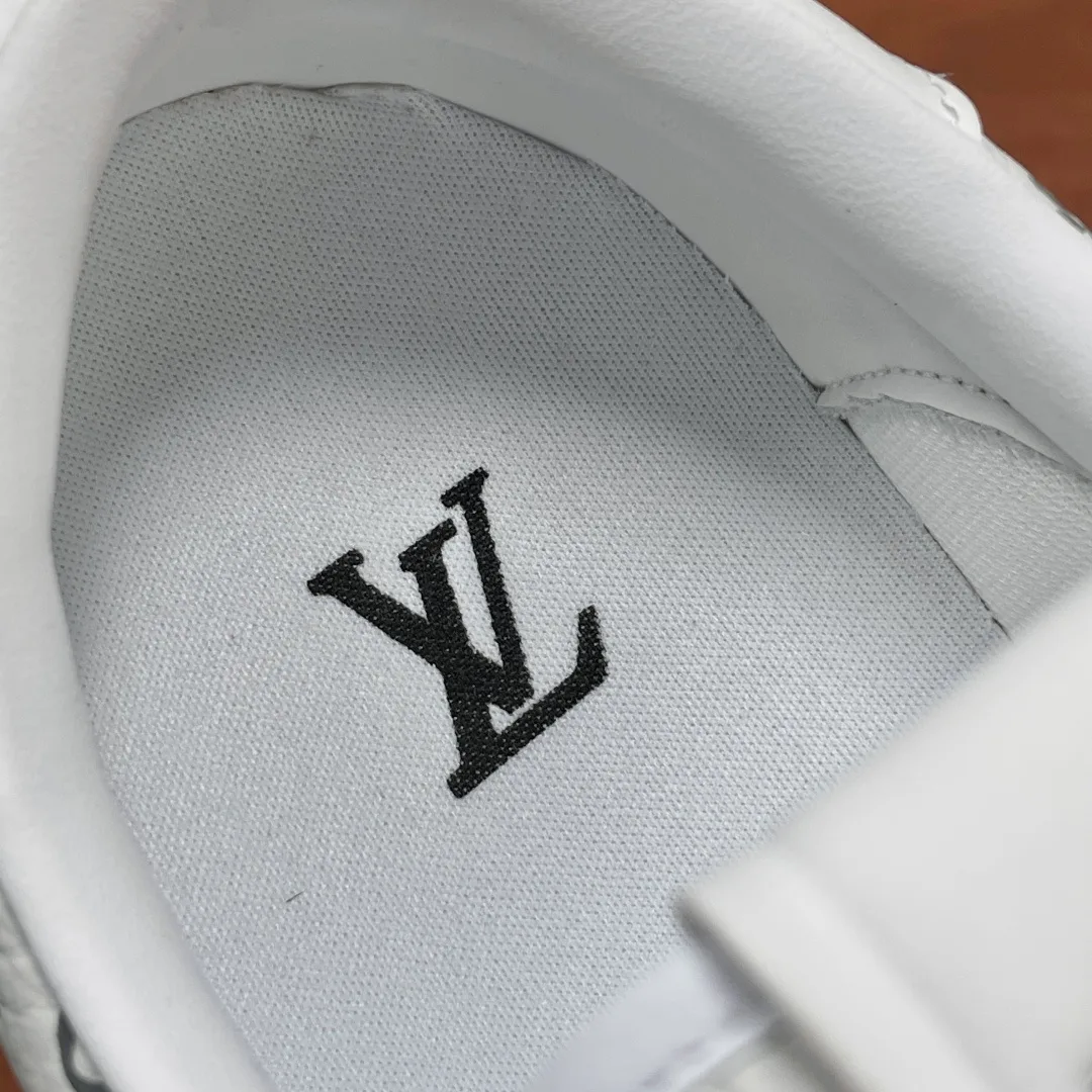 Кроссовки Мужские Louis Vuitton 18697657