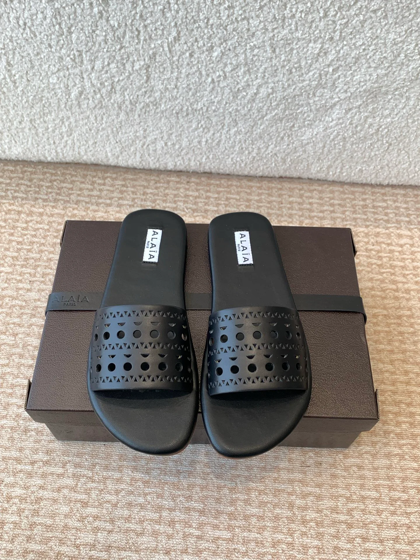 Шлепанцы Женские Alaia 24910