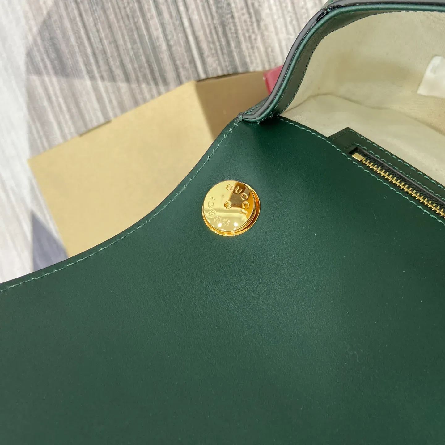 Сумки На Ремне Женские Gucci 691386