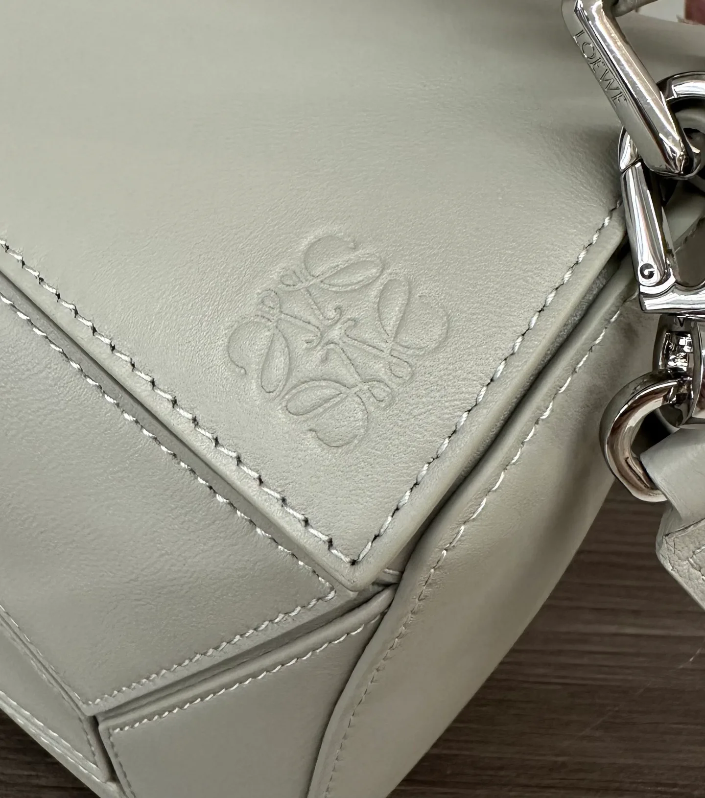 Классические Сумки Женские Loewe 11837600