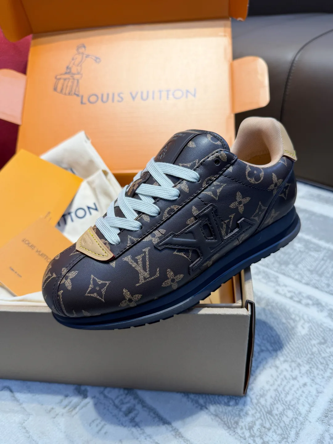 Кроссовки Женские Louis Vuitton 930230