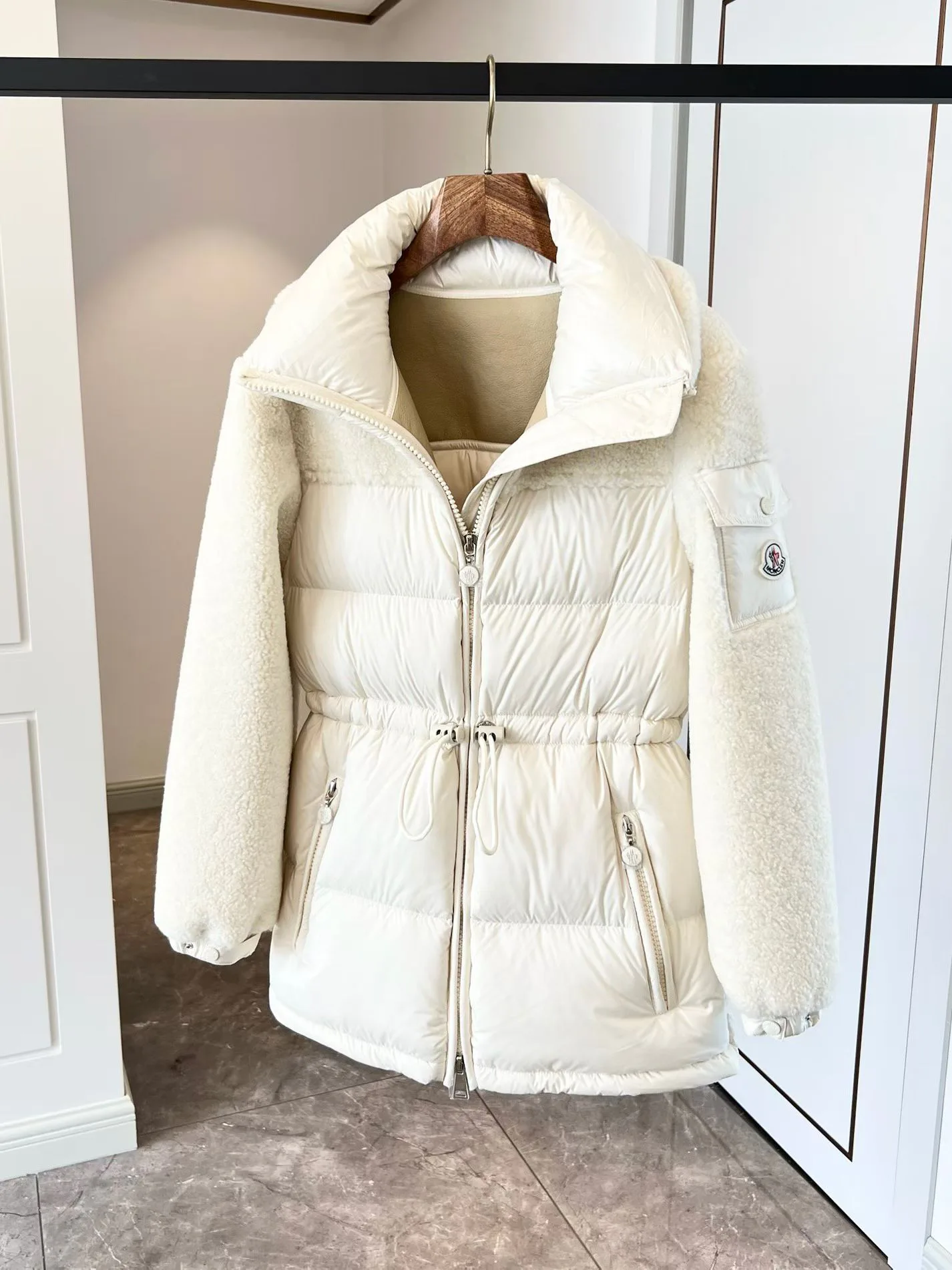 Куртки И Пуховики Женские Moncler 18706597