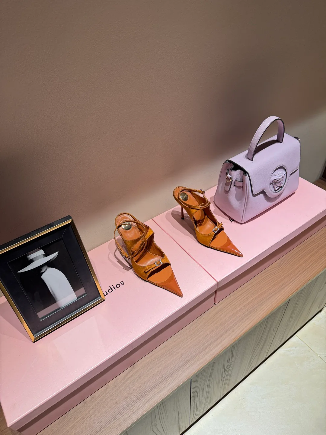 Босоножки Женские Saint Laurent 5737618