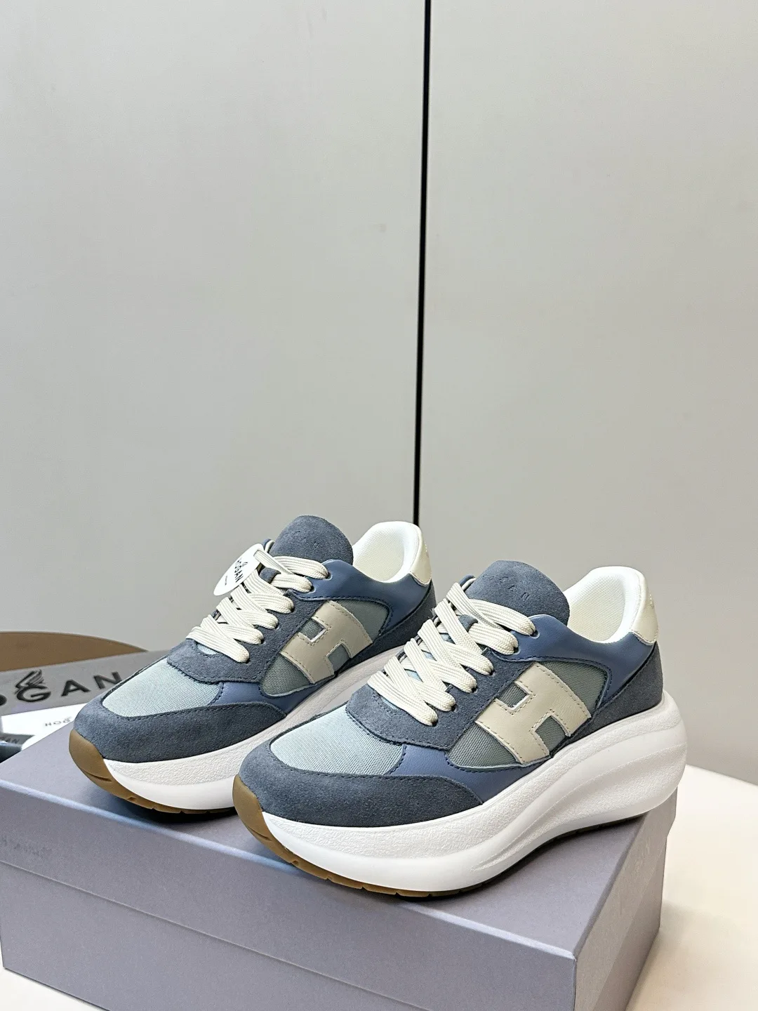 Кроссовки Женские Hogan 12835311