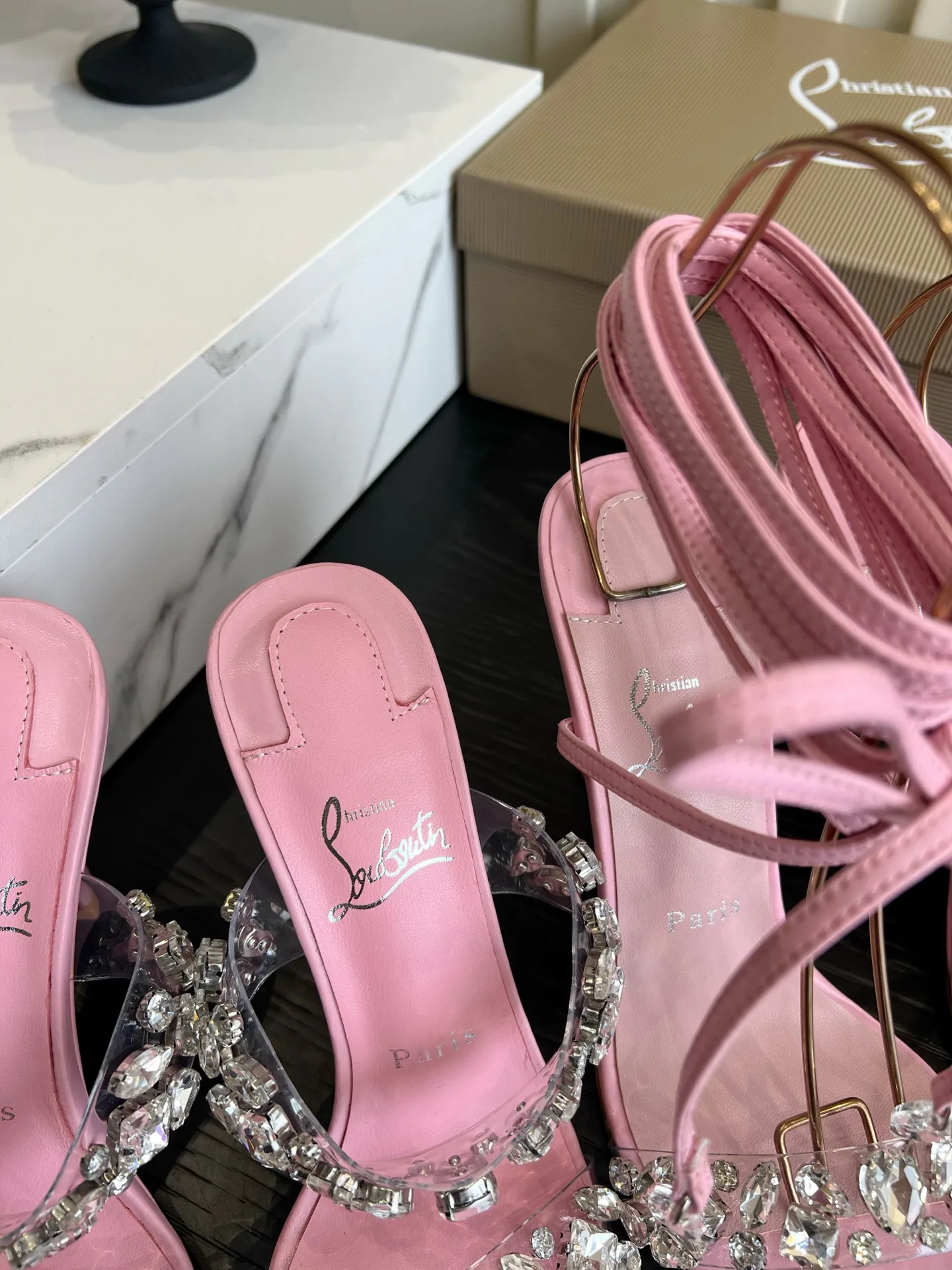 Босоножки Женские Christian Louboutin 18614261