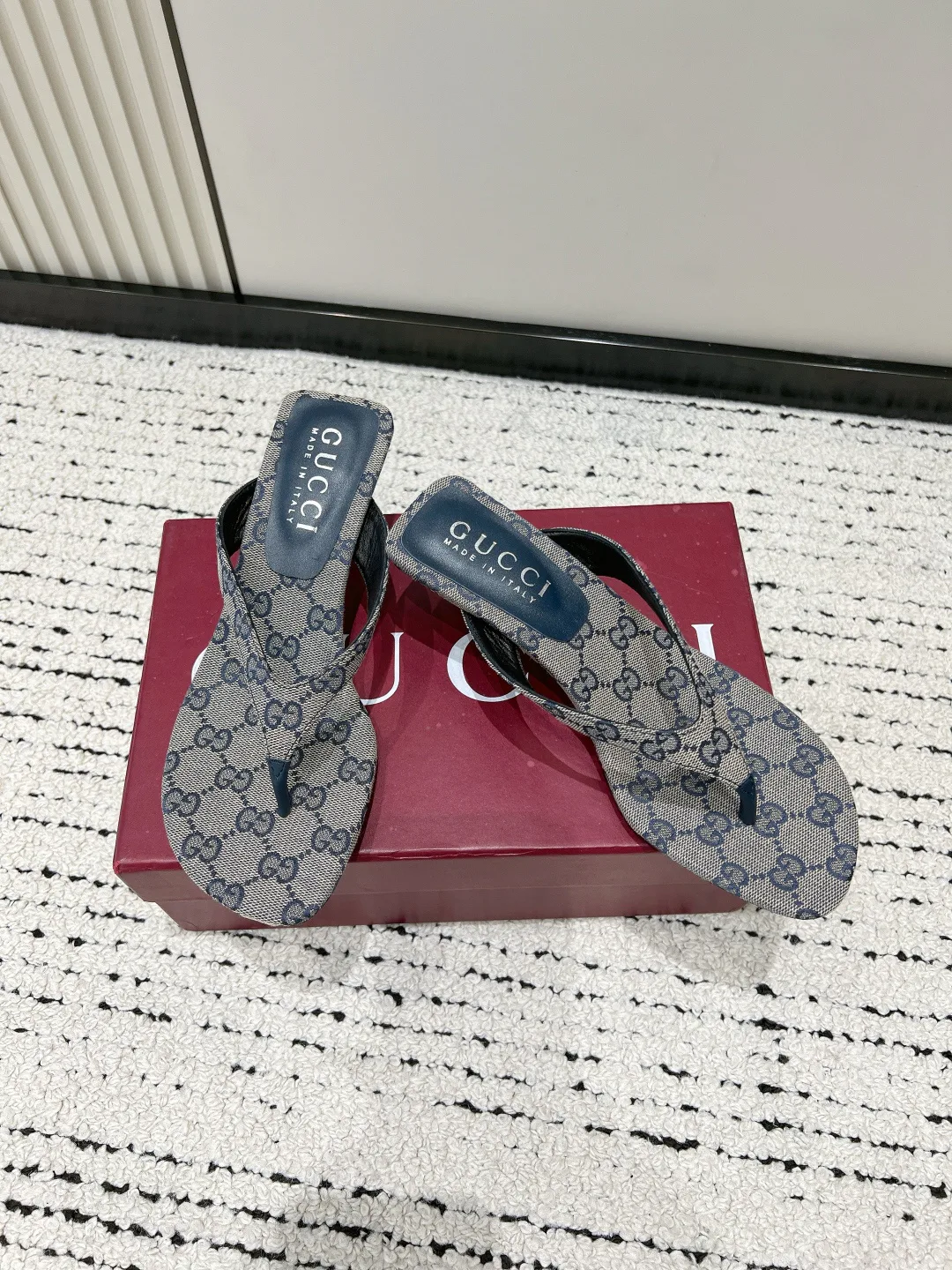 Шлепанцы Женские Gucci 17637840