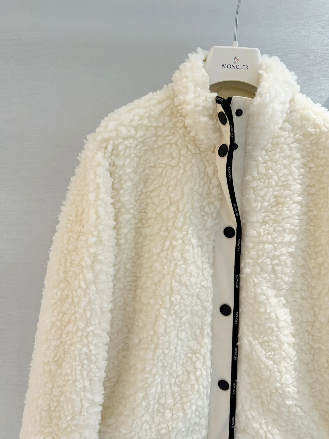 Куртки И Пуховики Женские Moncler 18049822
