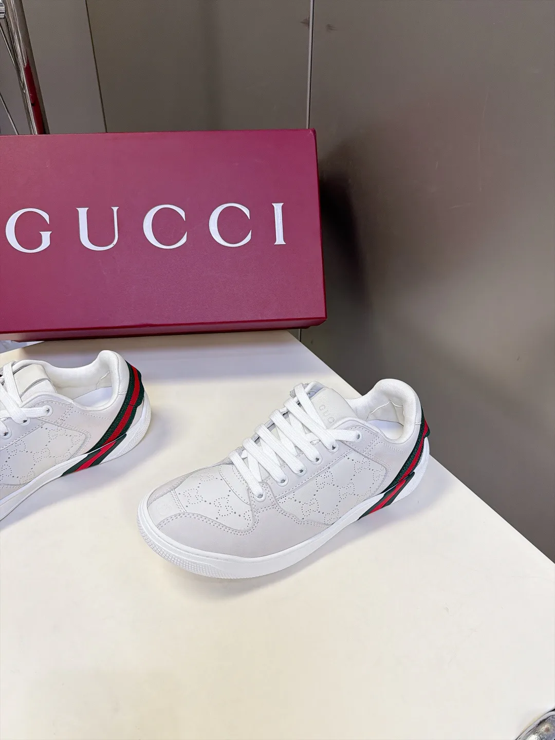 Кроссовки Женские Gucci 18005183