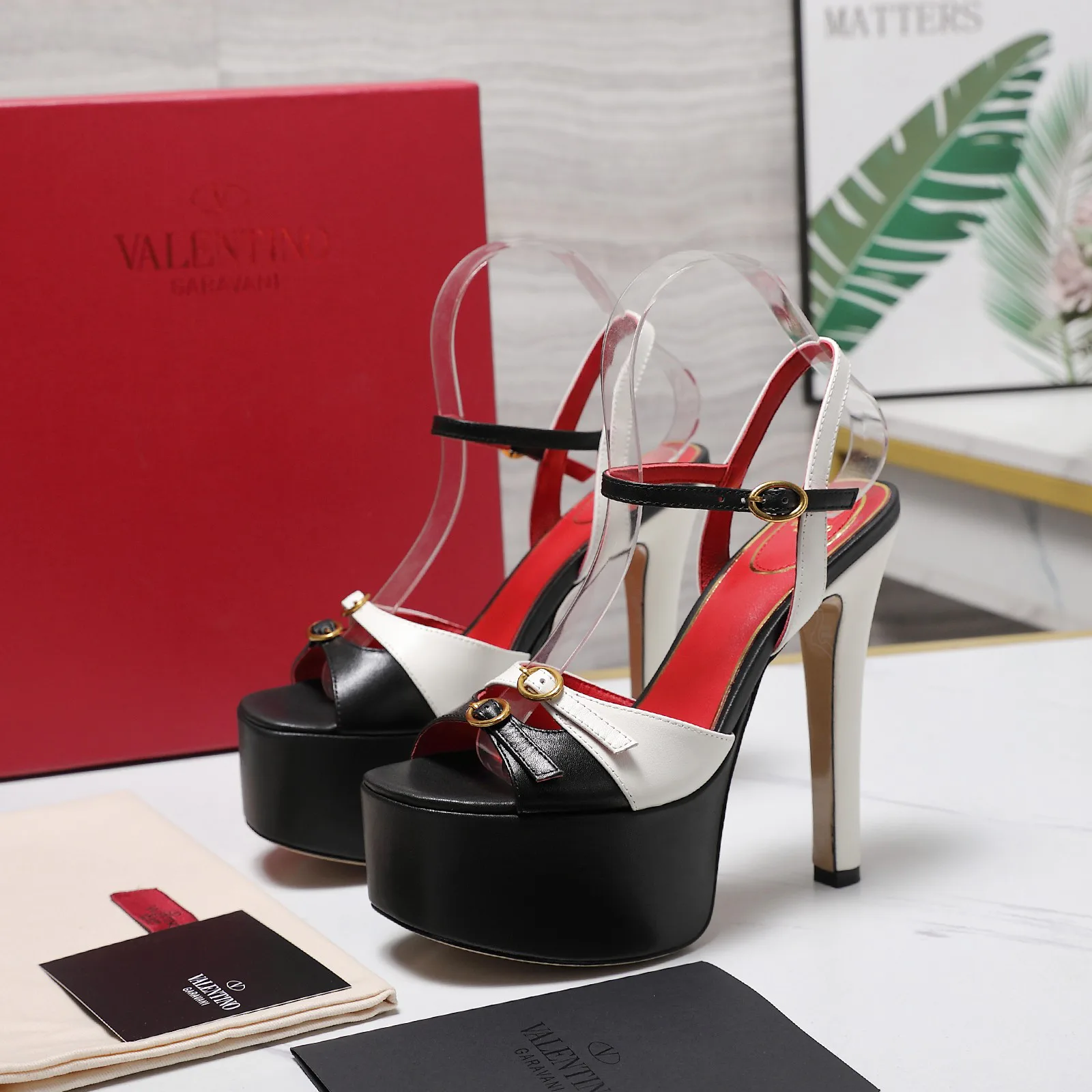 Босоножки Женские Valentino 13542418