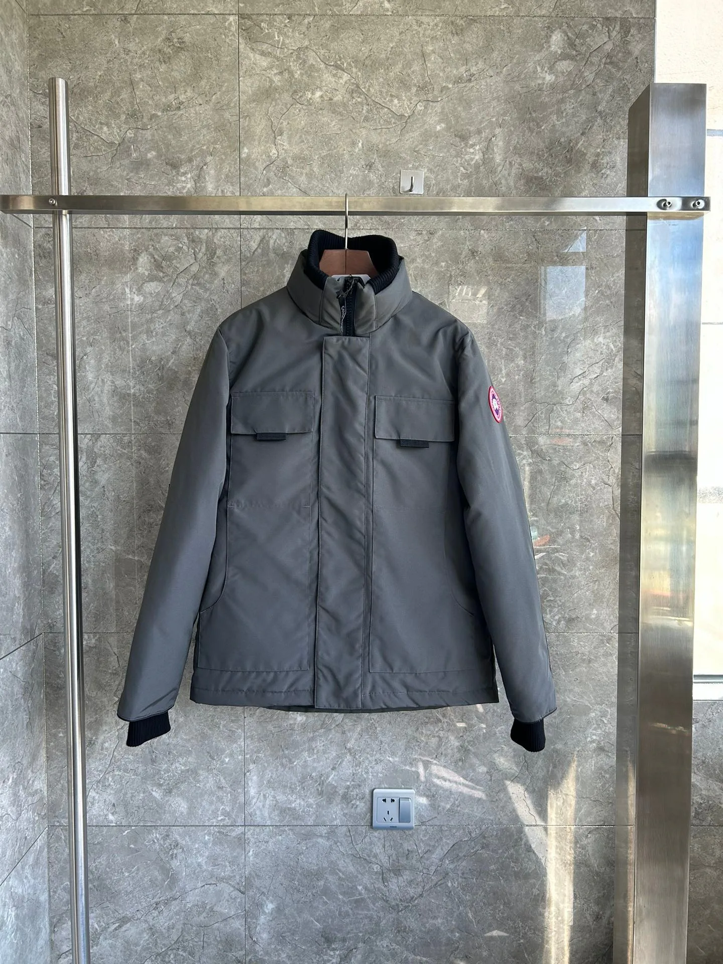 Куртки И Пуховики Женские Canada Goose 2162133
