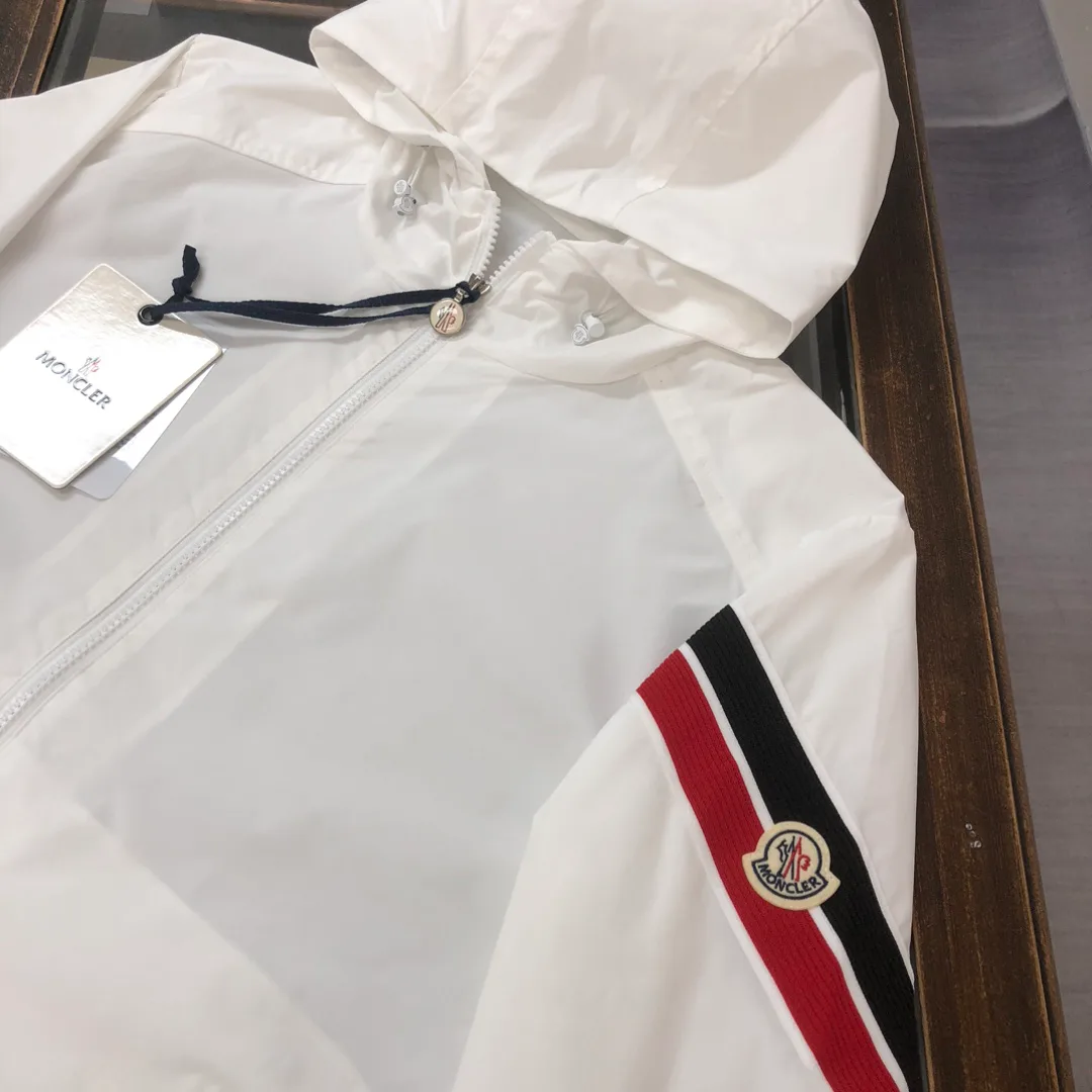 Куртки И Пуховики Мужские Moncler 9642363