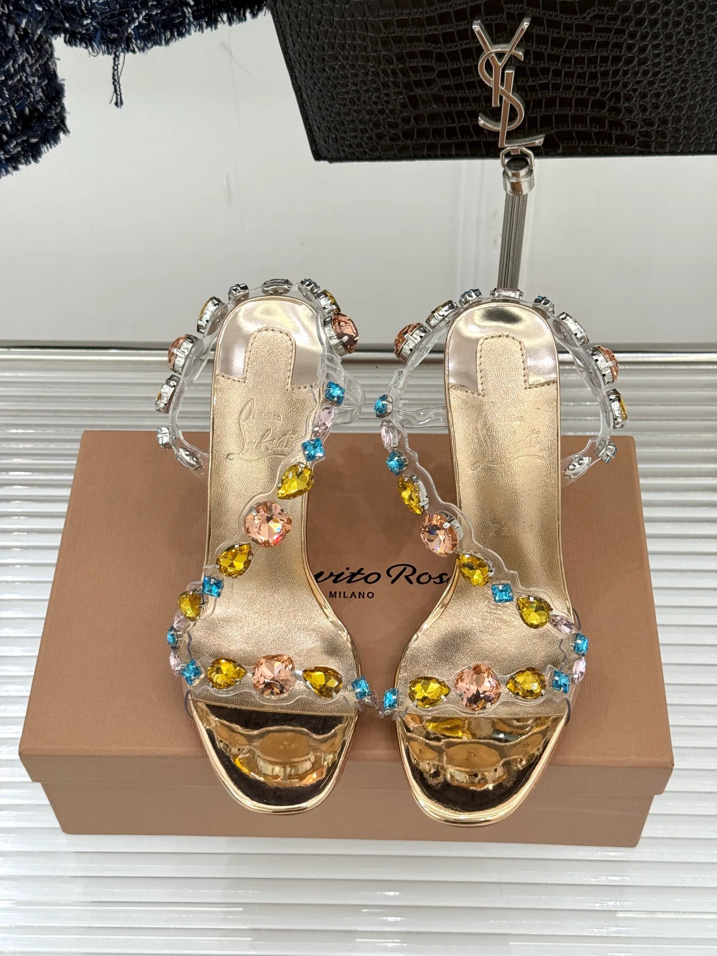 Босоножки Женские Christian Louboutin 3380432