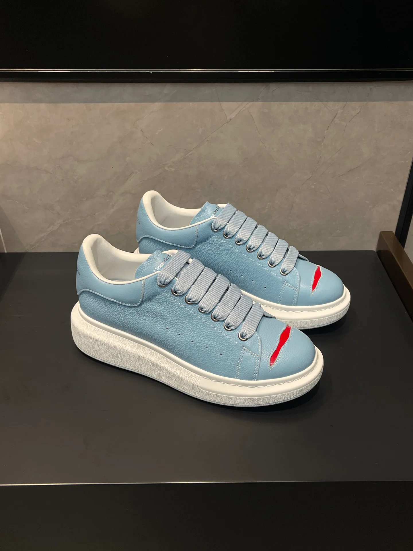 Кроссовки Женские Alexander Mcqueen 18363939