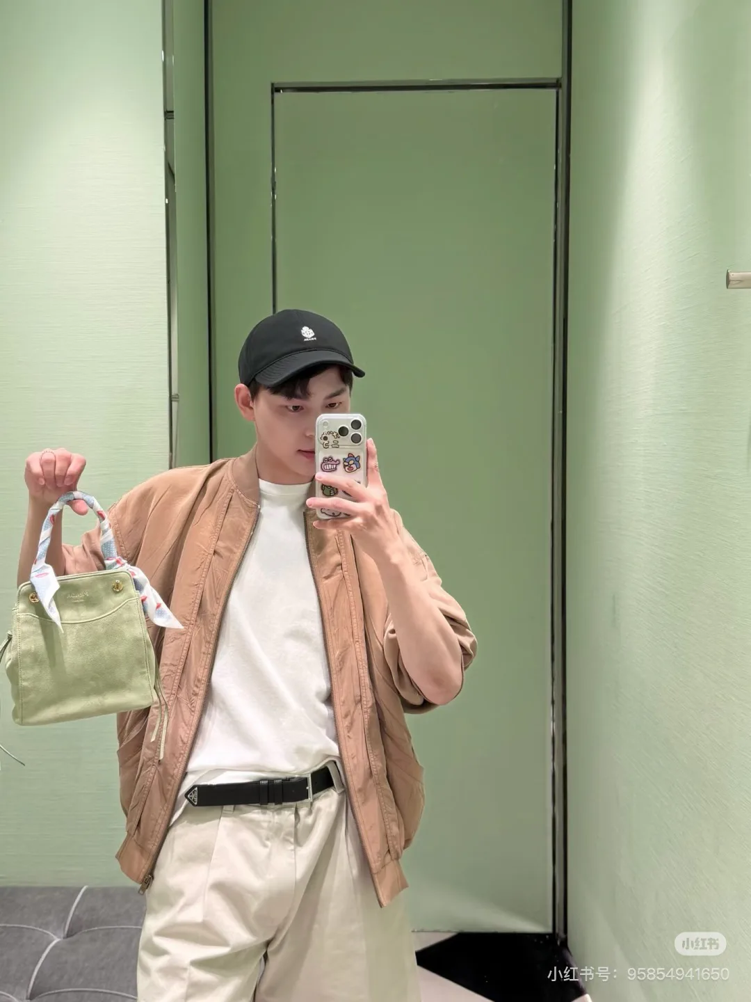 Куртки И Пуховики Женские Prada 17060834
