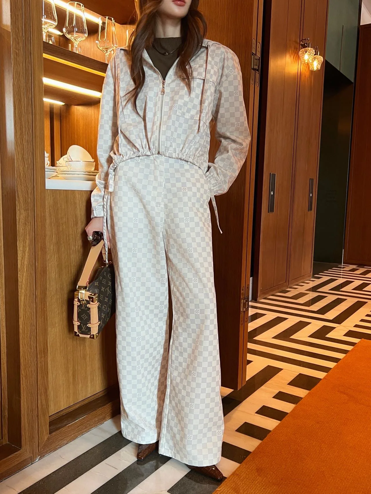 Брюки Женские Louis Vuitton 18221083