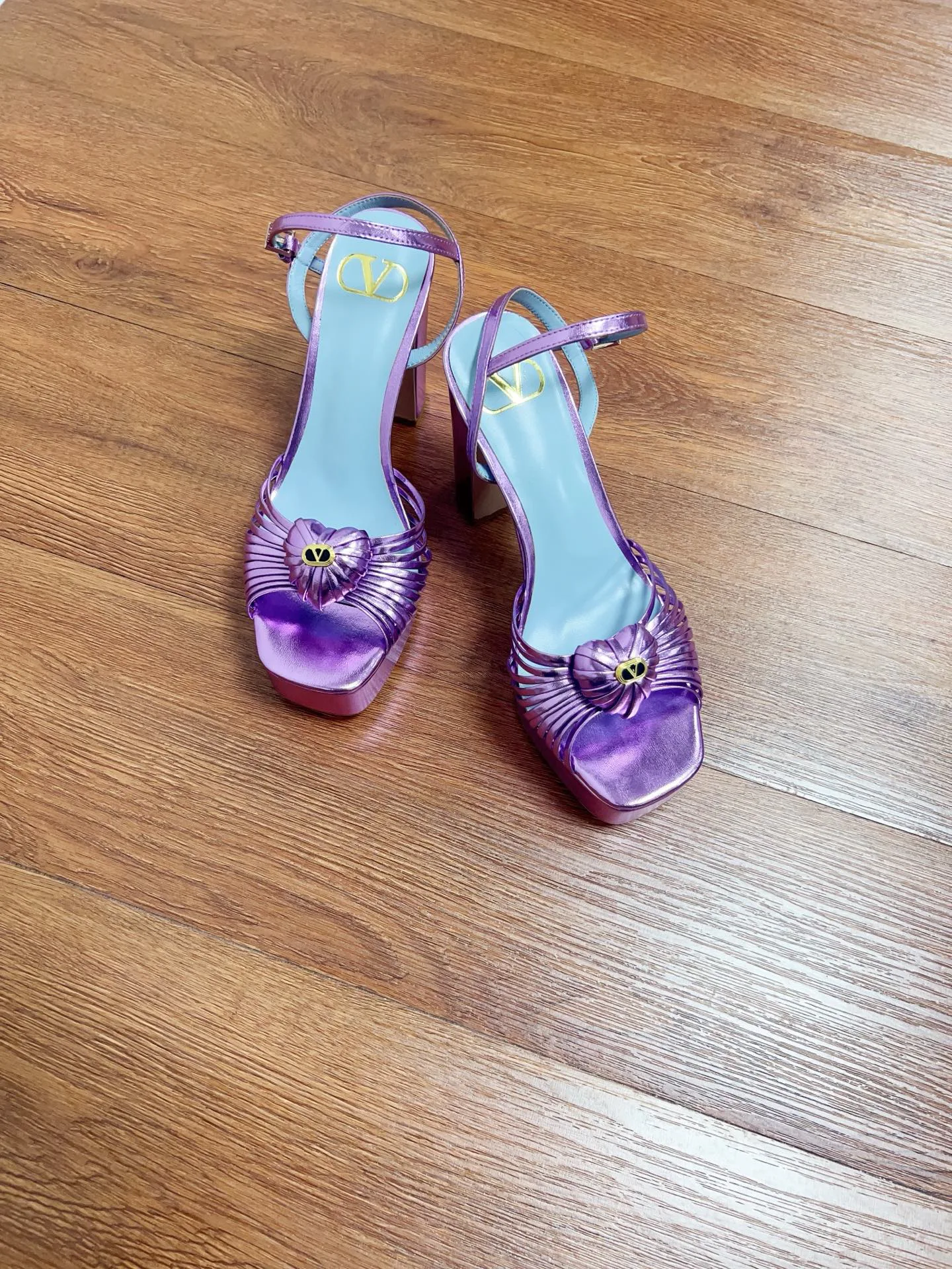 Босоножки Женские Valentino 10994250