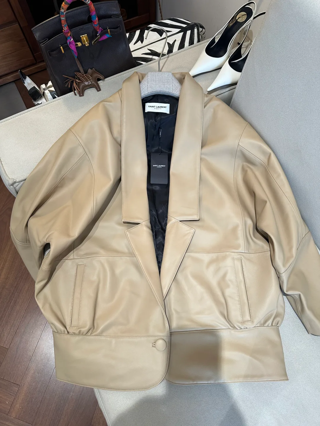 Кожаные Куртки И Дублёнки Женские Saint Laurent 18563080