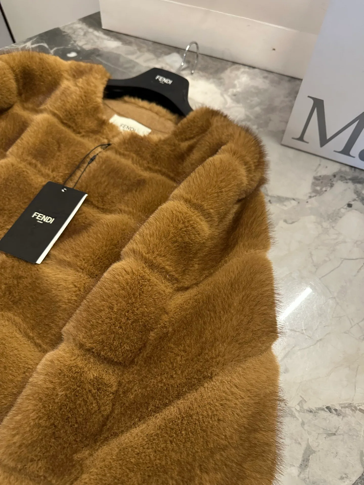 Шубы Женские Fendi 19189532