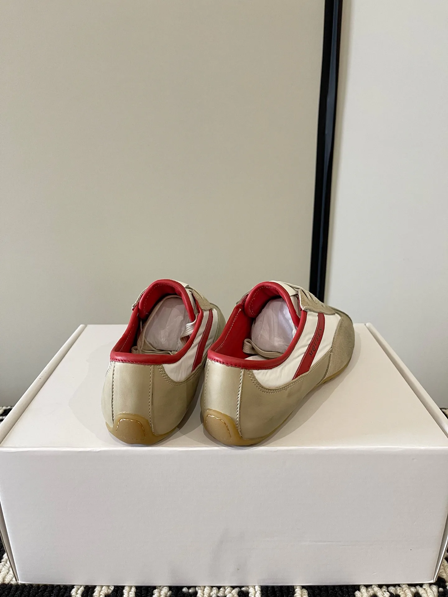 Кроссовки Женские Alexander Mcqueen 18386253
