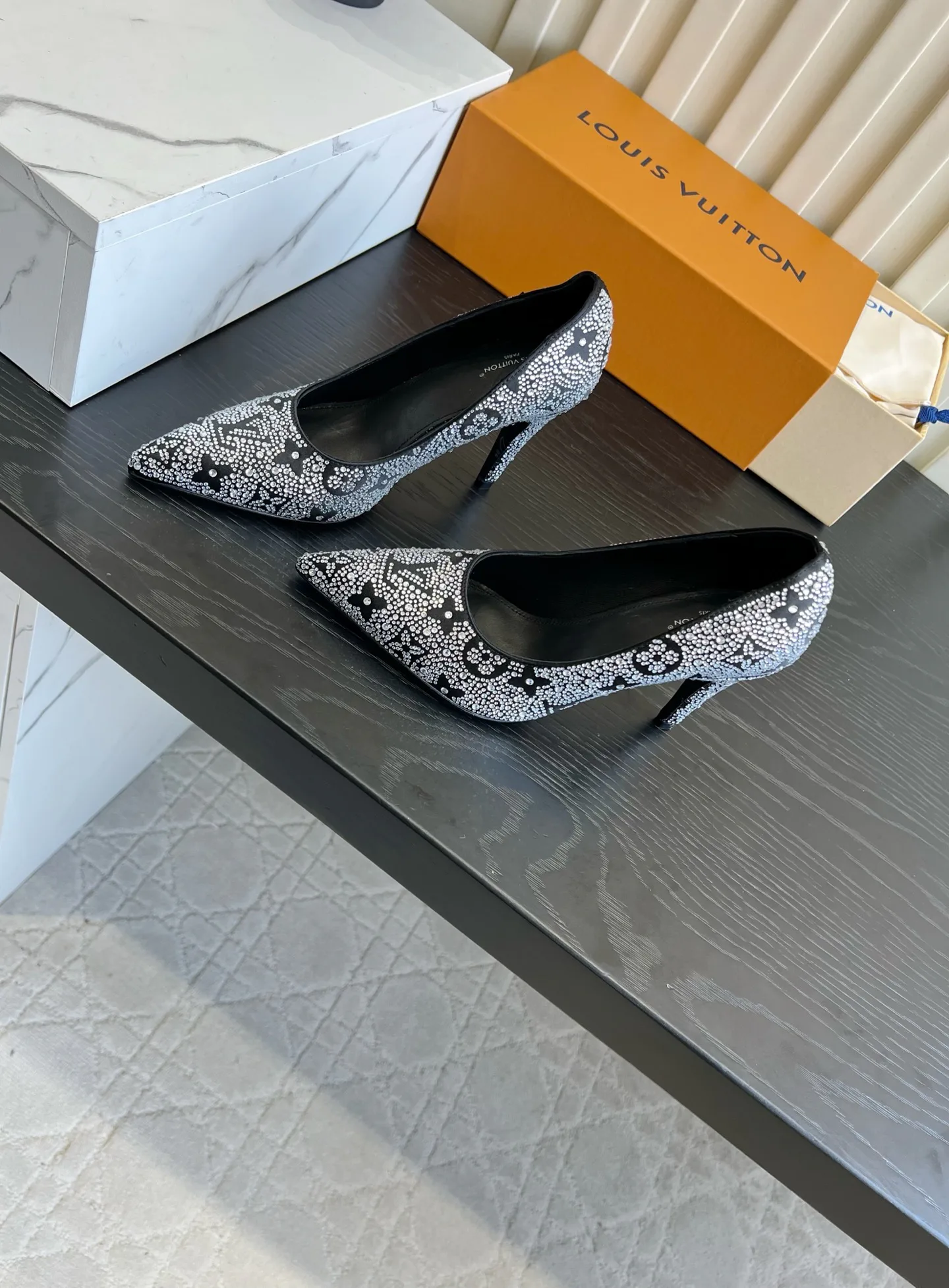 Туфли Женские Louis Vuitton 18152244