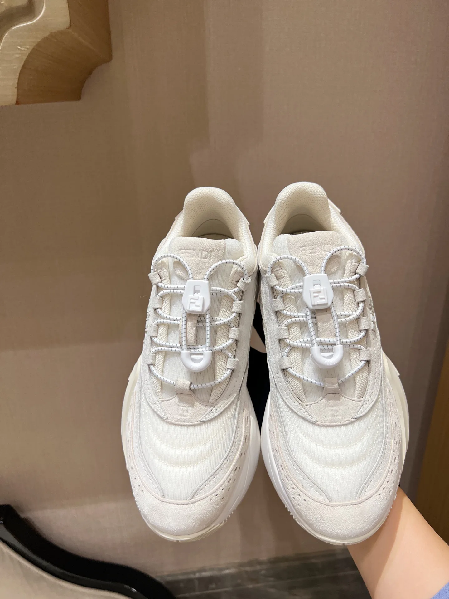 Кроссовки Женские Fendi 197160