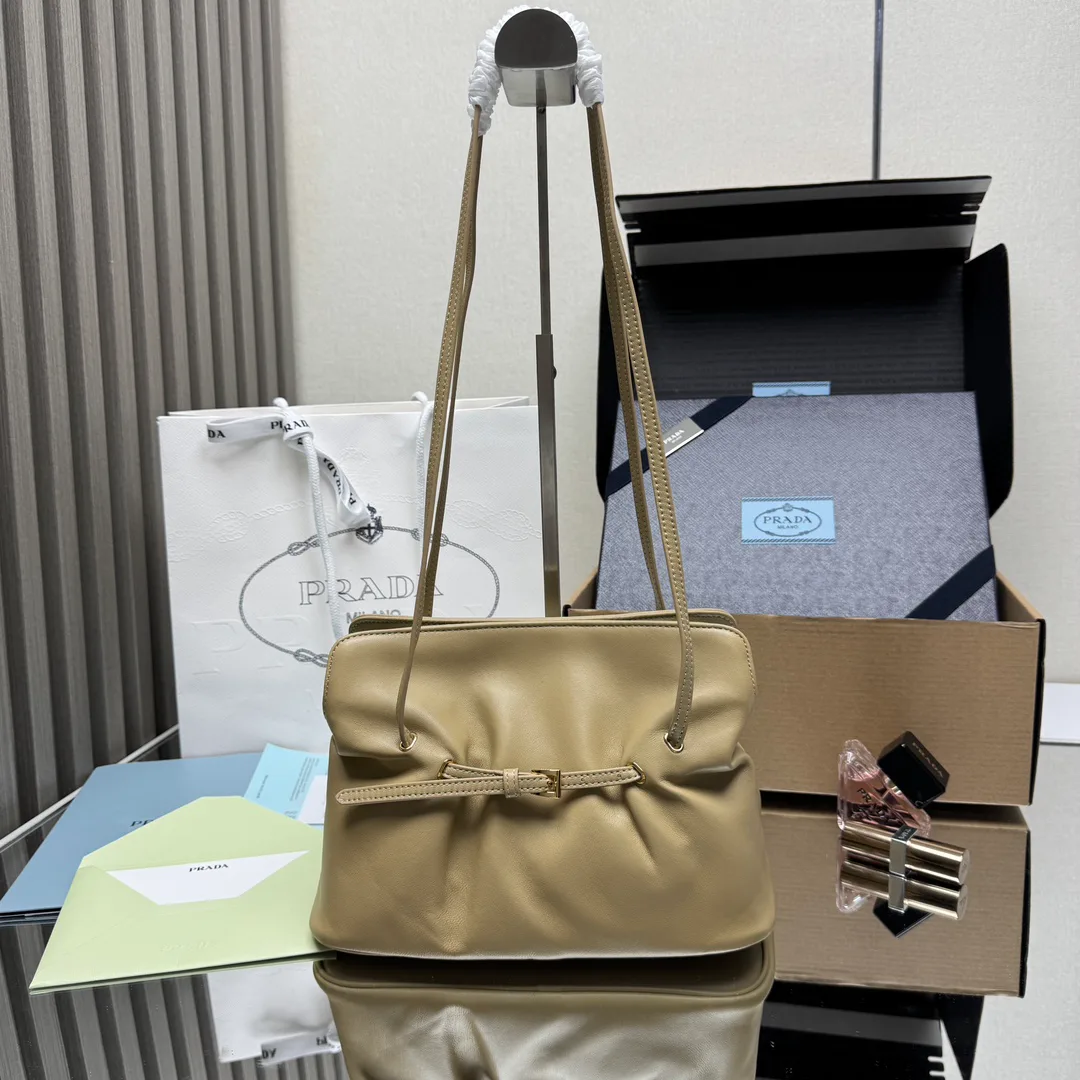 Классические Сумки Женские Prada 11565722