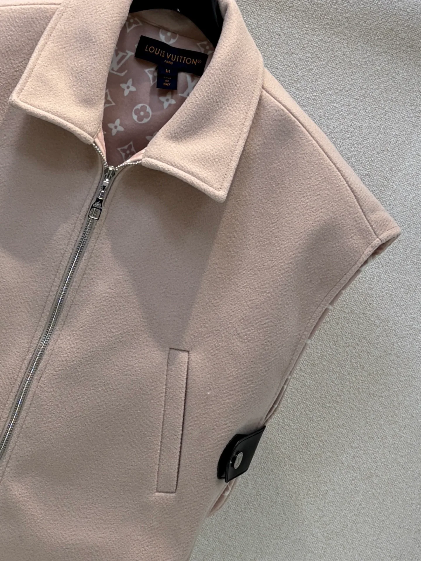 Жилеты Женские Louis Vuitton 19335017