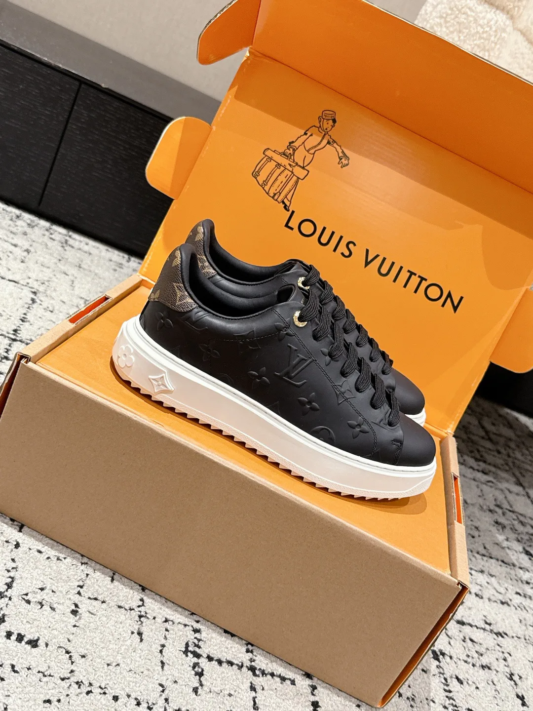 Кроссовки Женские Louis Vuitton 4502485