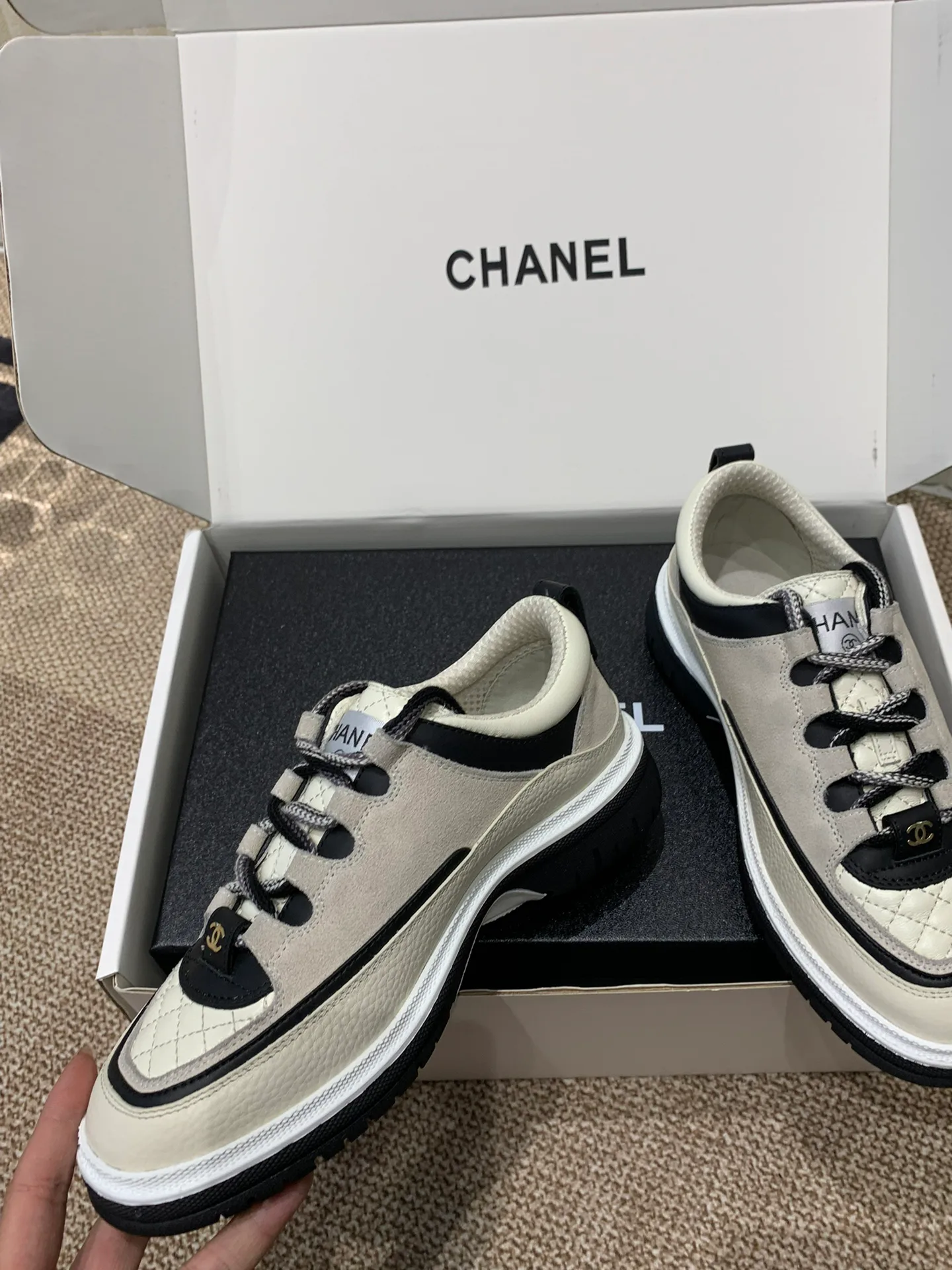 Кроссовки Женские Chanel 18677743