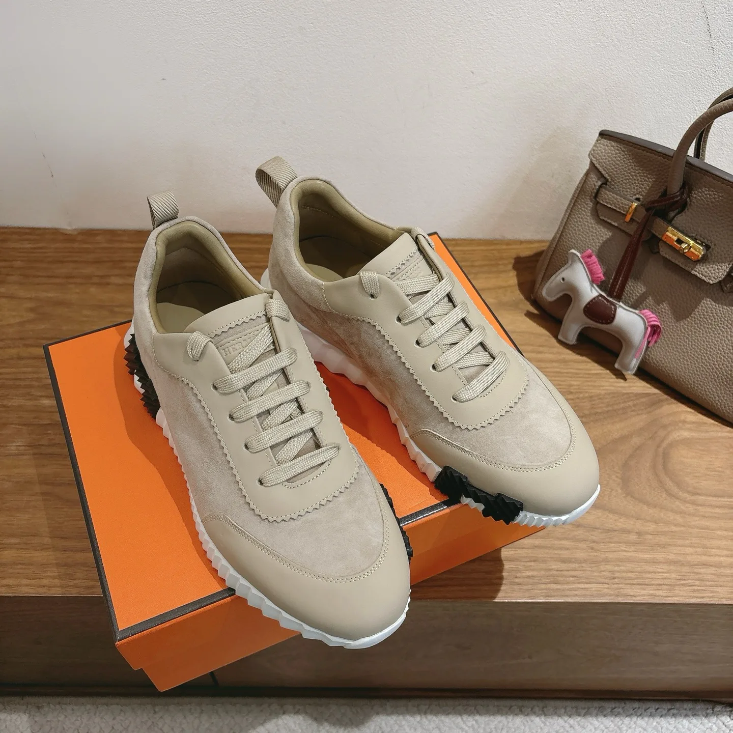 Кроссовки Женские Hermes 18729686