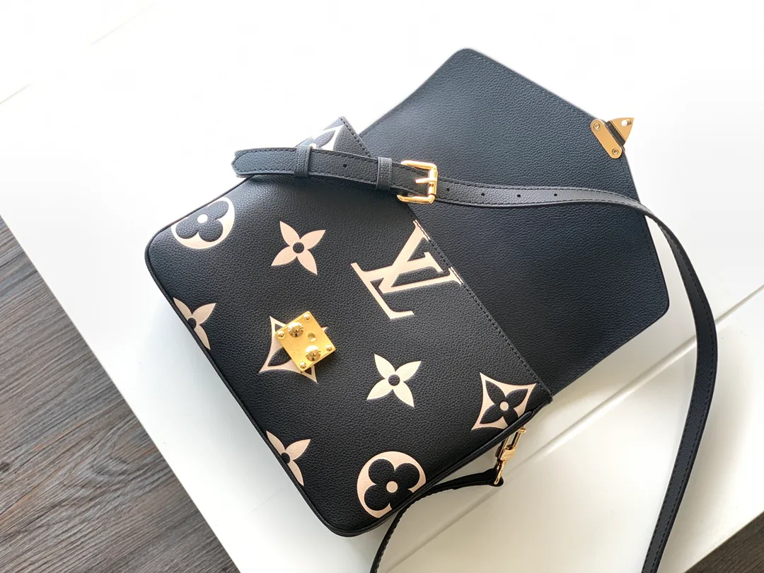 Сумки На Ремне Женские Louis Vuitton 702804