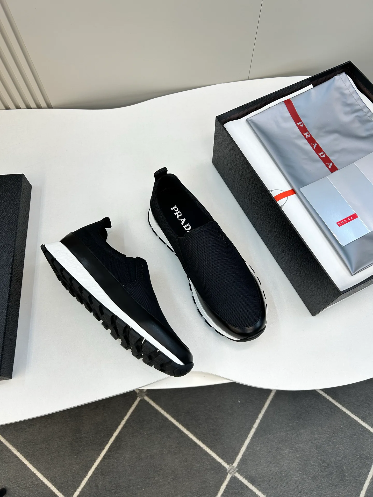 Кроссовки Мужские Prada 18267395