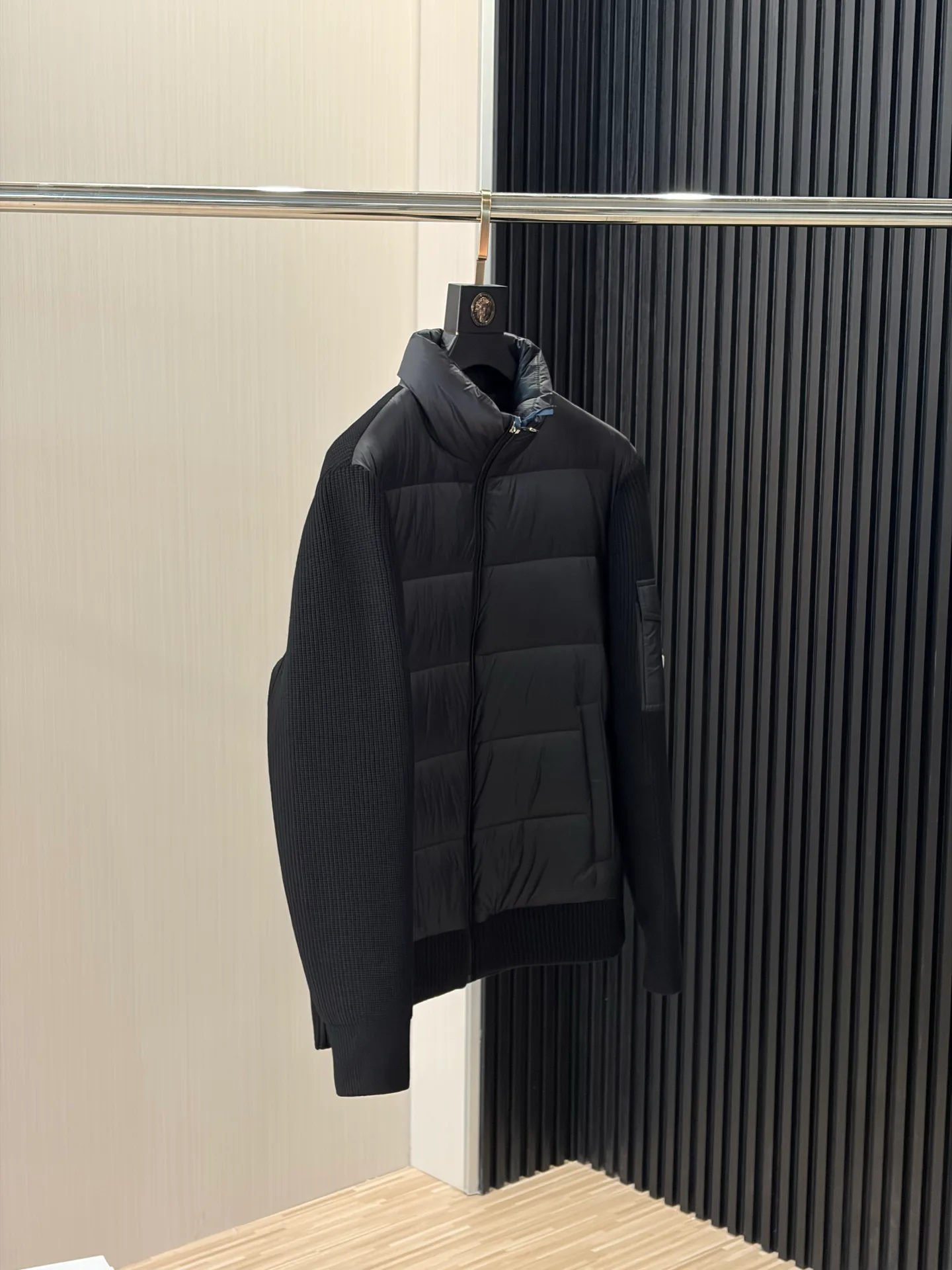 Куртки И Пуховики Женские Moncler 18391737