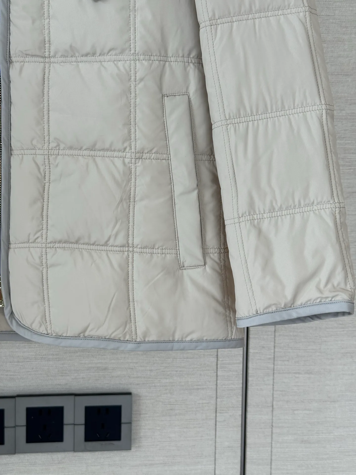 Куртки И Пуховики Женские Moncler 18491946
