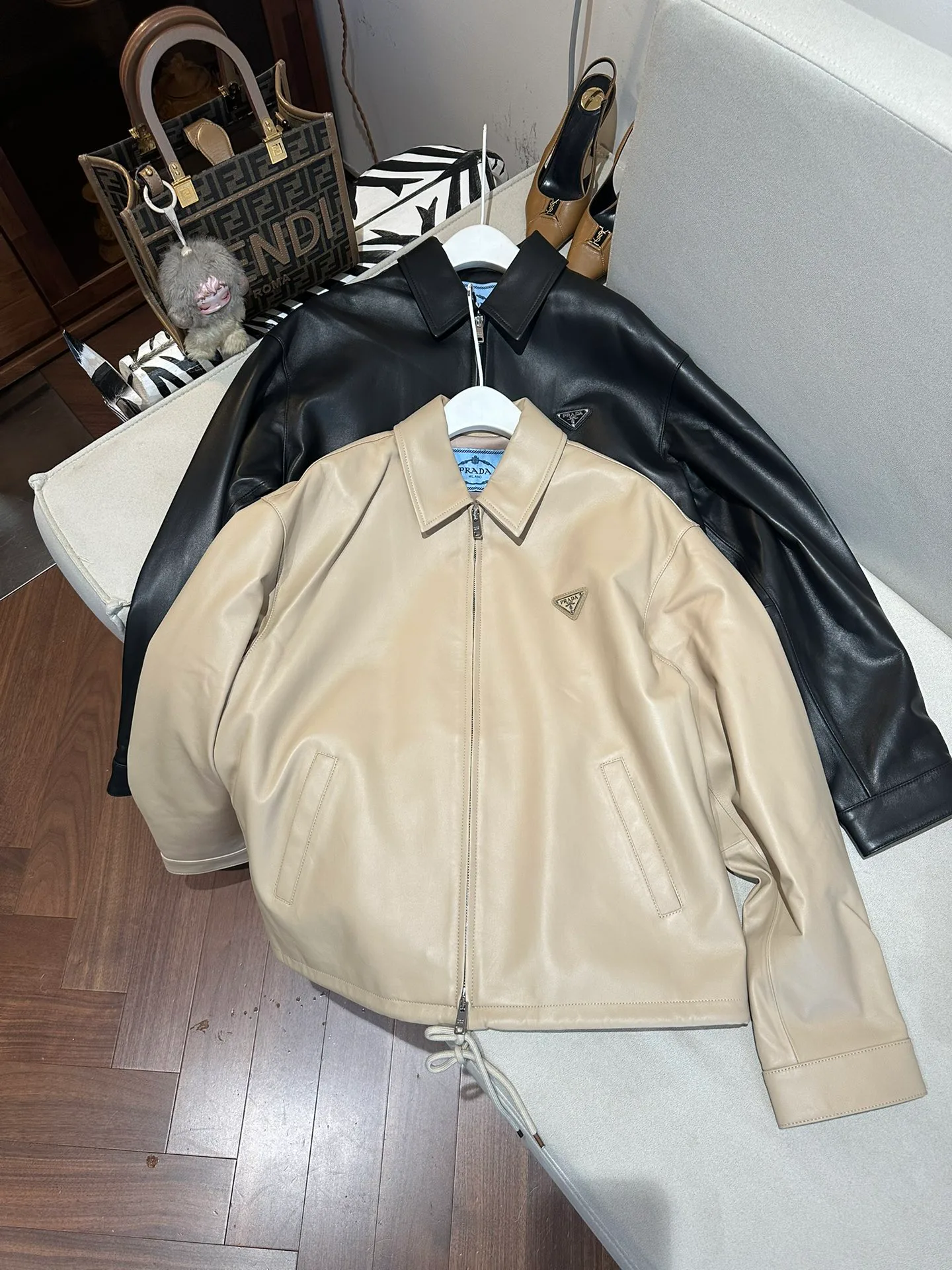 Кожаные Куртки И Дублёнки Женские Prada 11491682