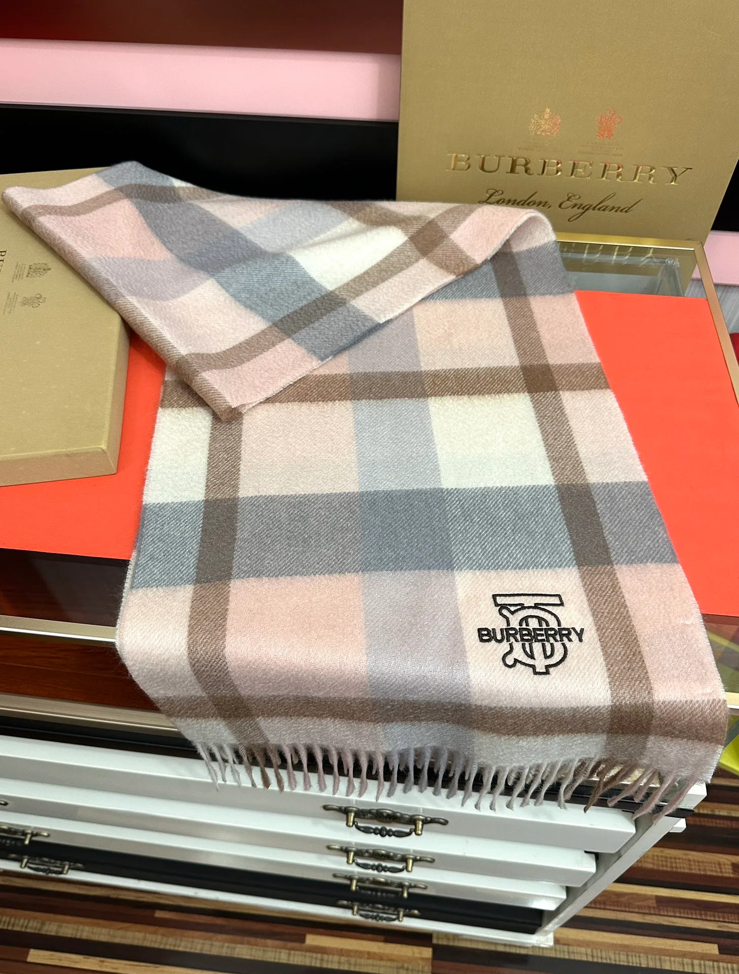 Шарфы Burberry 1490197