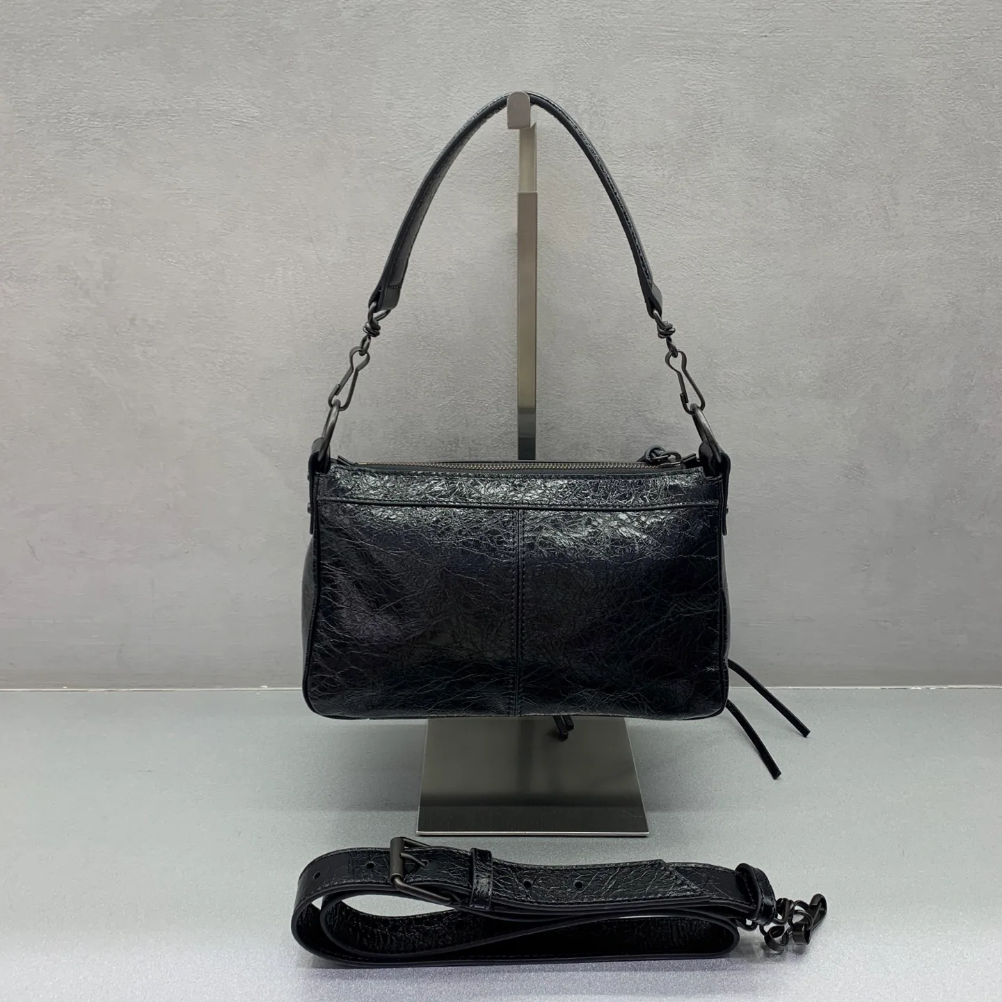 Сумки На Ремне Женские Balenciaga 17359730