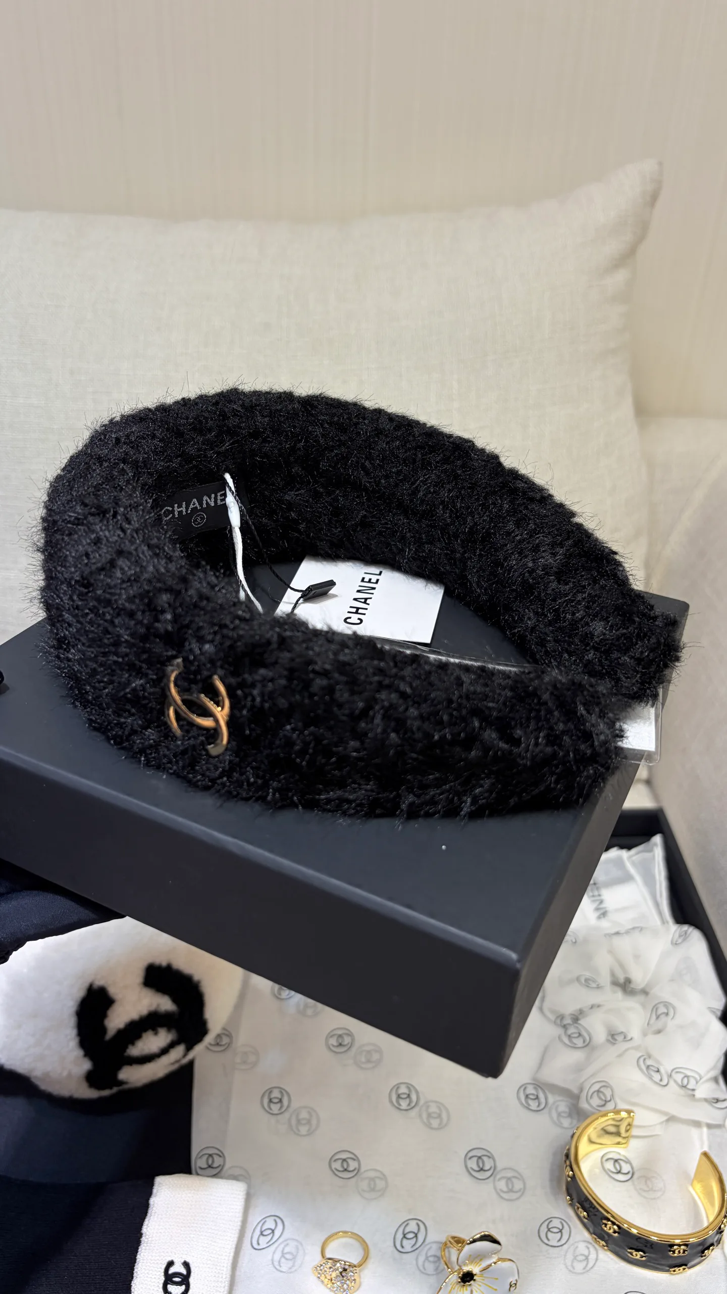 Головные Уборы Chanel 18454087