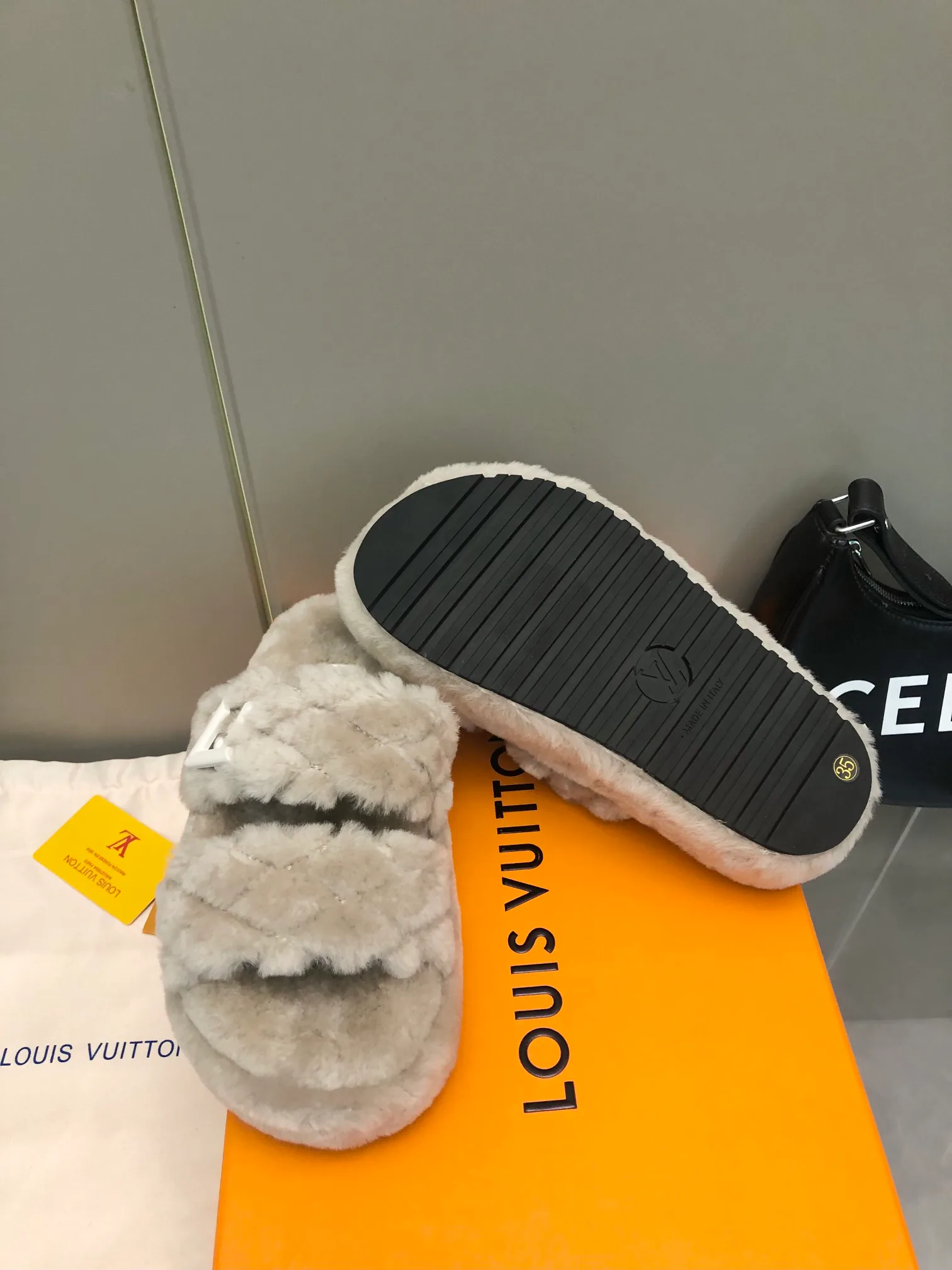 Тапочки Женские Louis Vuitton 86914